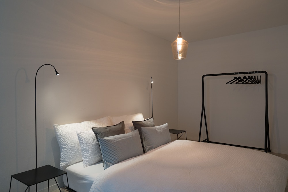 Paradeplatz Apartment By Airhome 6/30