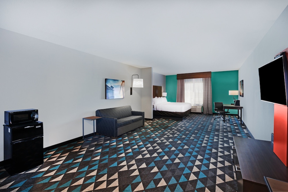 HOLIDAY INN EXPRESS & SUITES PERRYTON 21/50