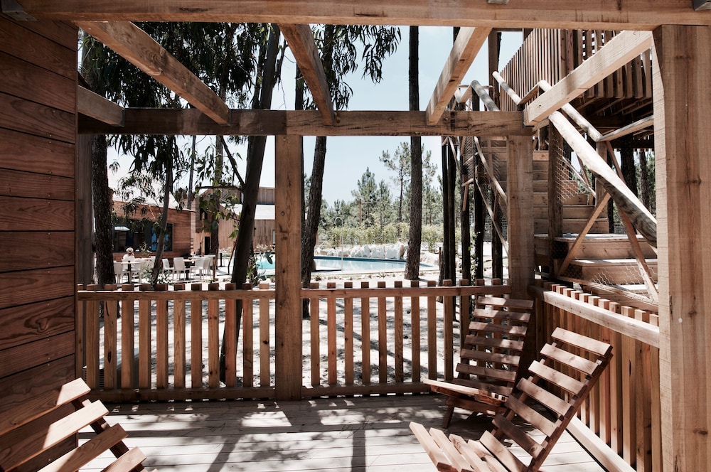 Bukubaki Eco Surf Resort 39/50
