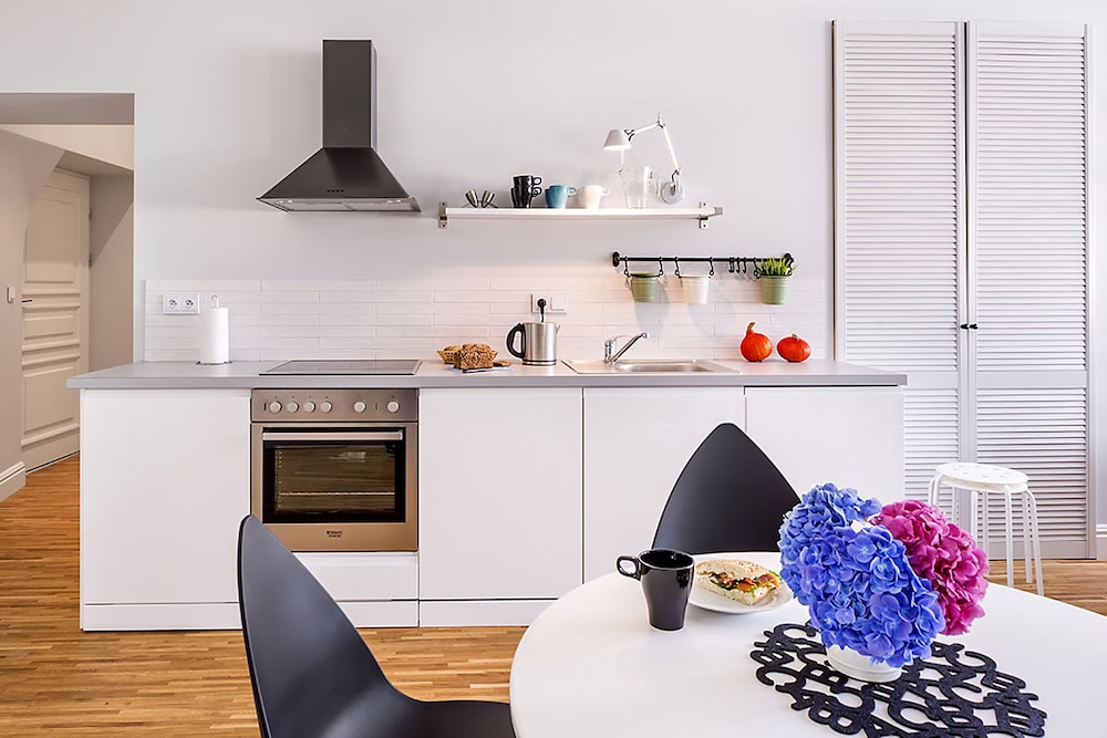 Luxury Mint Apartments Main Square 34/50