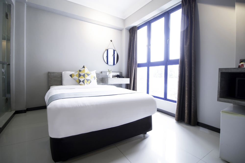 Harbour Ville Hotel 32/61