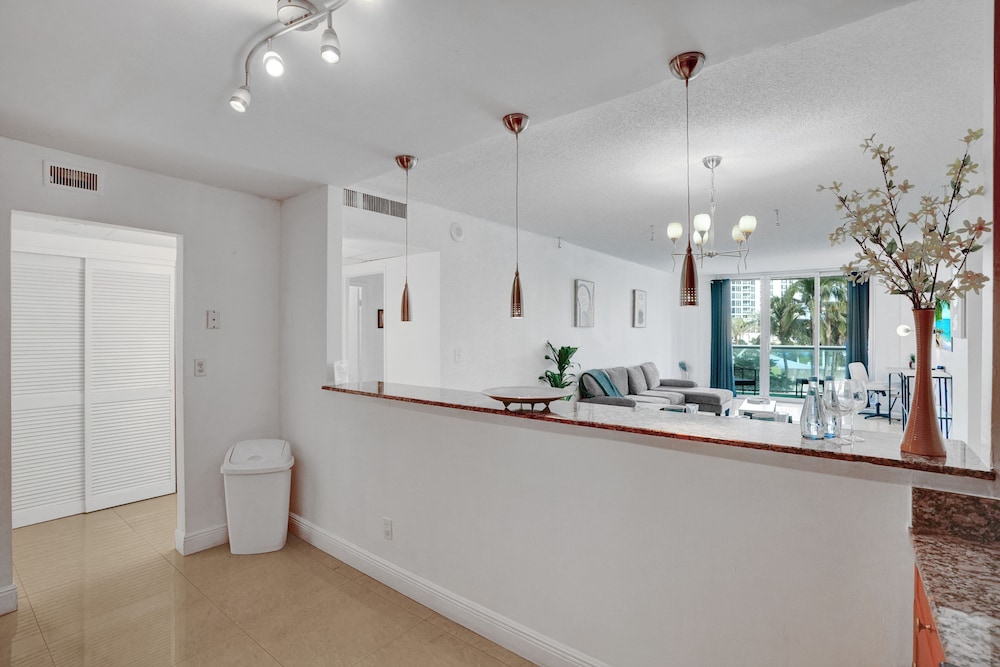 Ocean Reserve OceanView Sunny Isles Luxury Condos 5/50