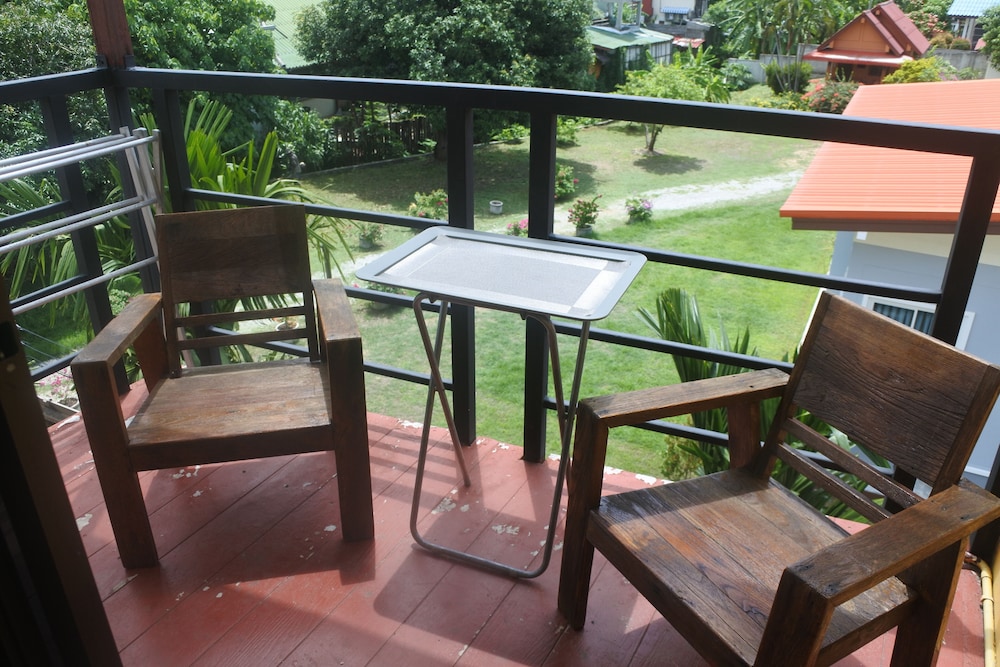 Hi Karon Beach Hotel 35/50