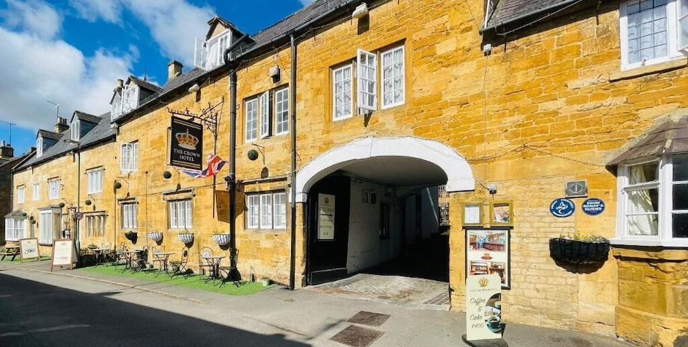 The Crown Hotel 38/47