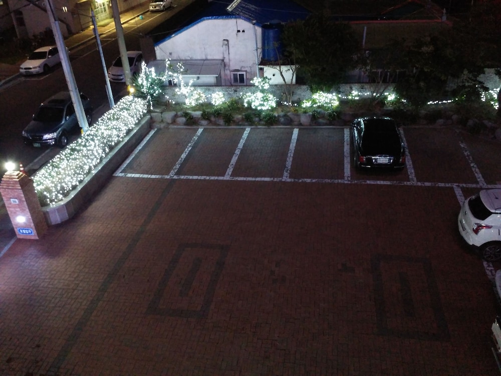 Lighthouse Hotel 27/40