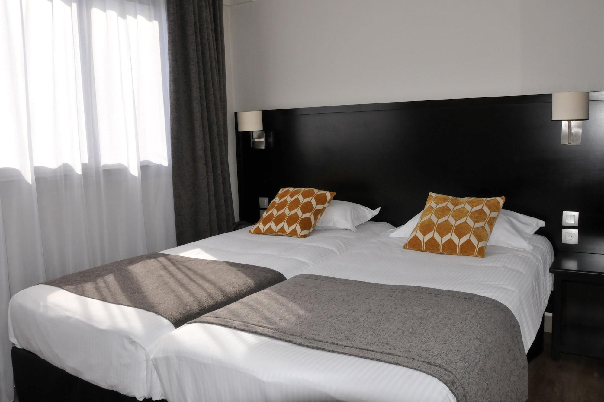 Room, Multiple Beds