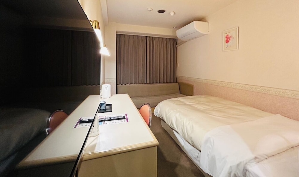 Crown Hills Kanazawa 12/50