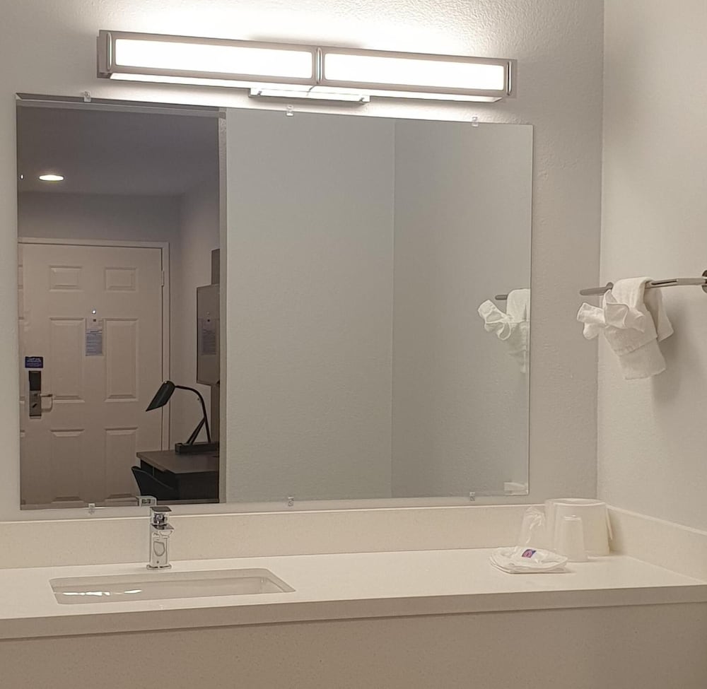 Motel6 Bellflower, CA - Los Angeles 45/65