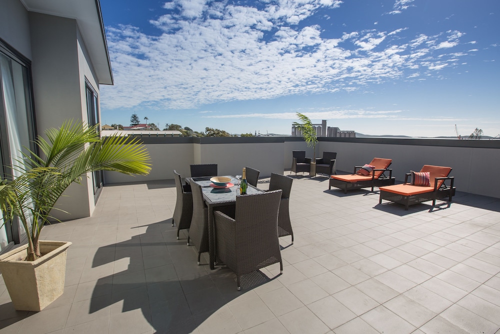 Gladstone Central Plaza 52/60