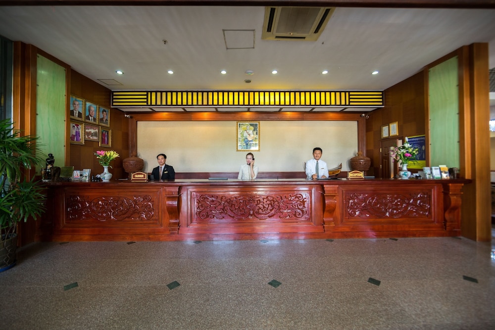 SMILING HOTEL AND SPA 8/50