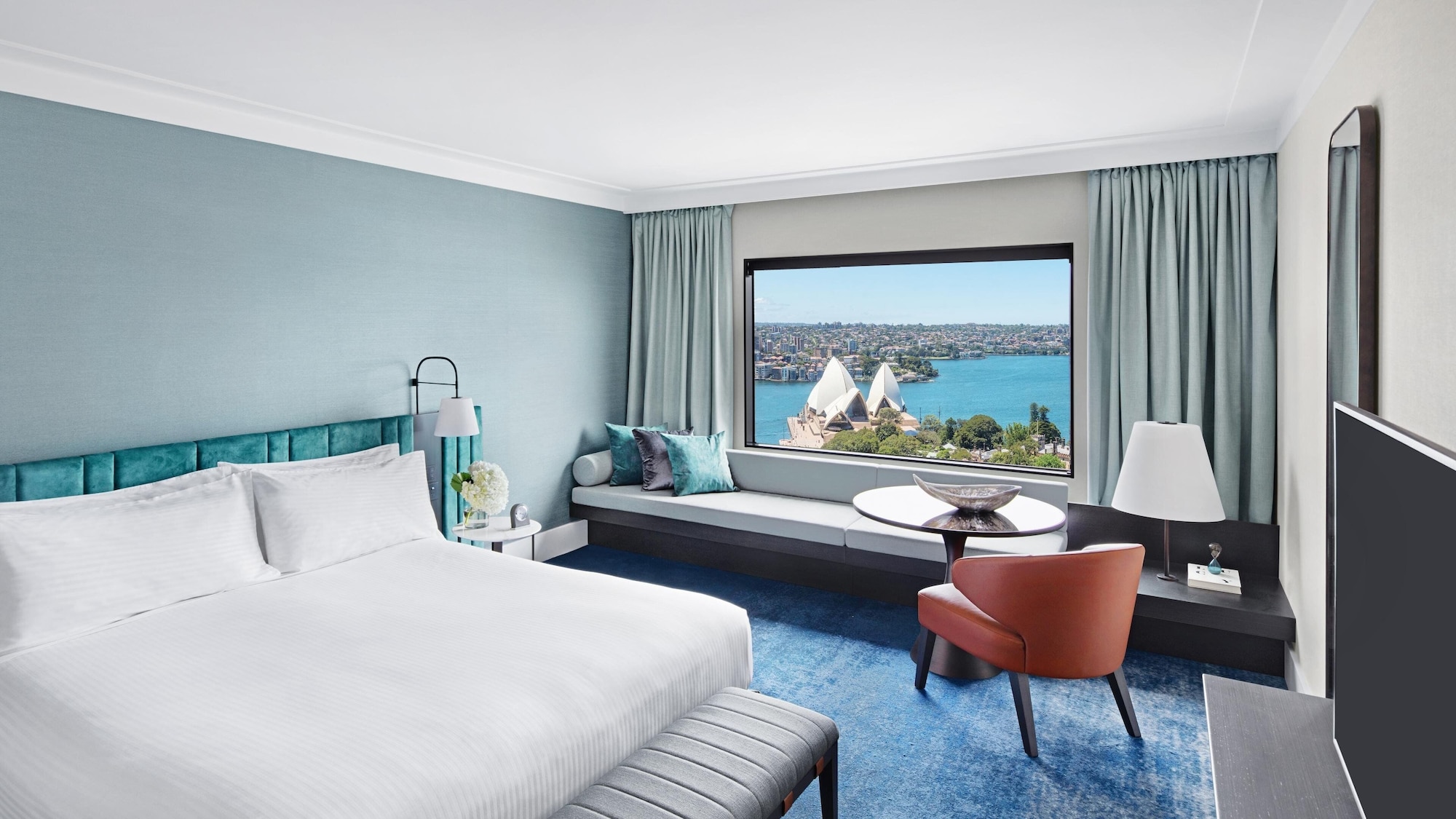 Classic, King Bed, Opera House View
