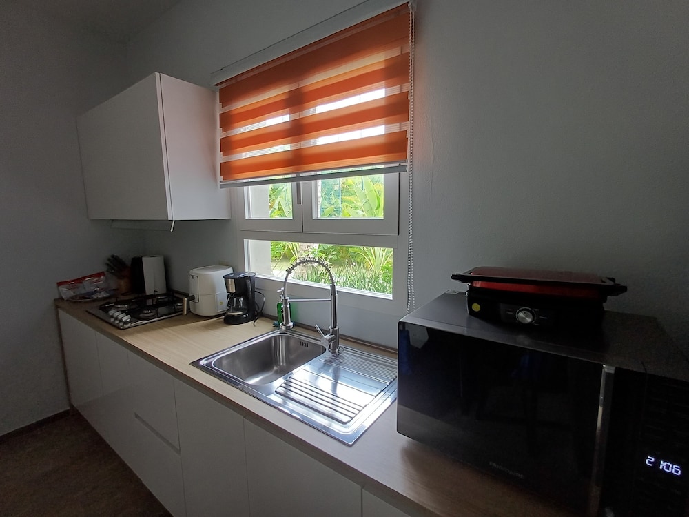 Deluxe, Apartment, Double Bed, Tracadero Beach Resort 4/4