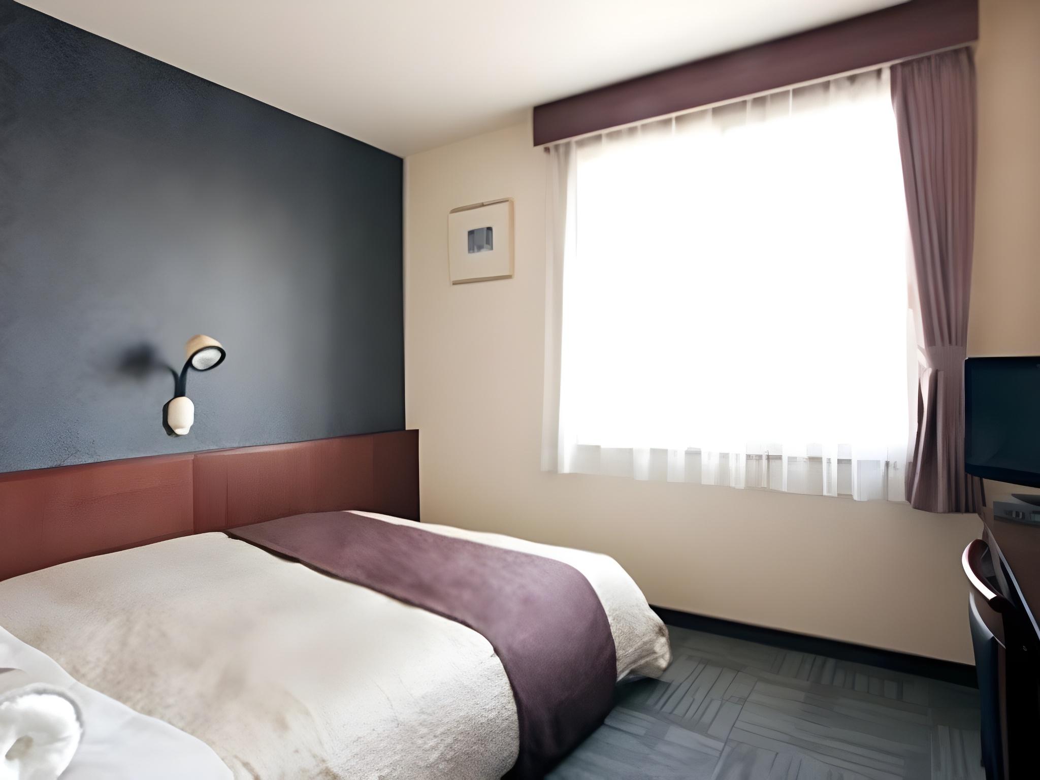 Semi Room, Single, Semi Double Bed