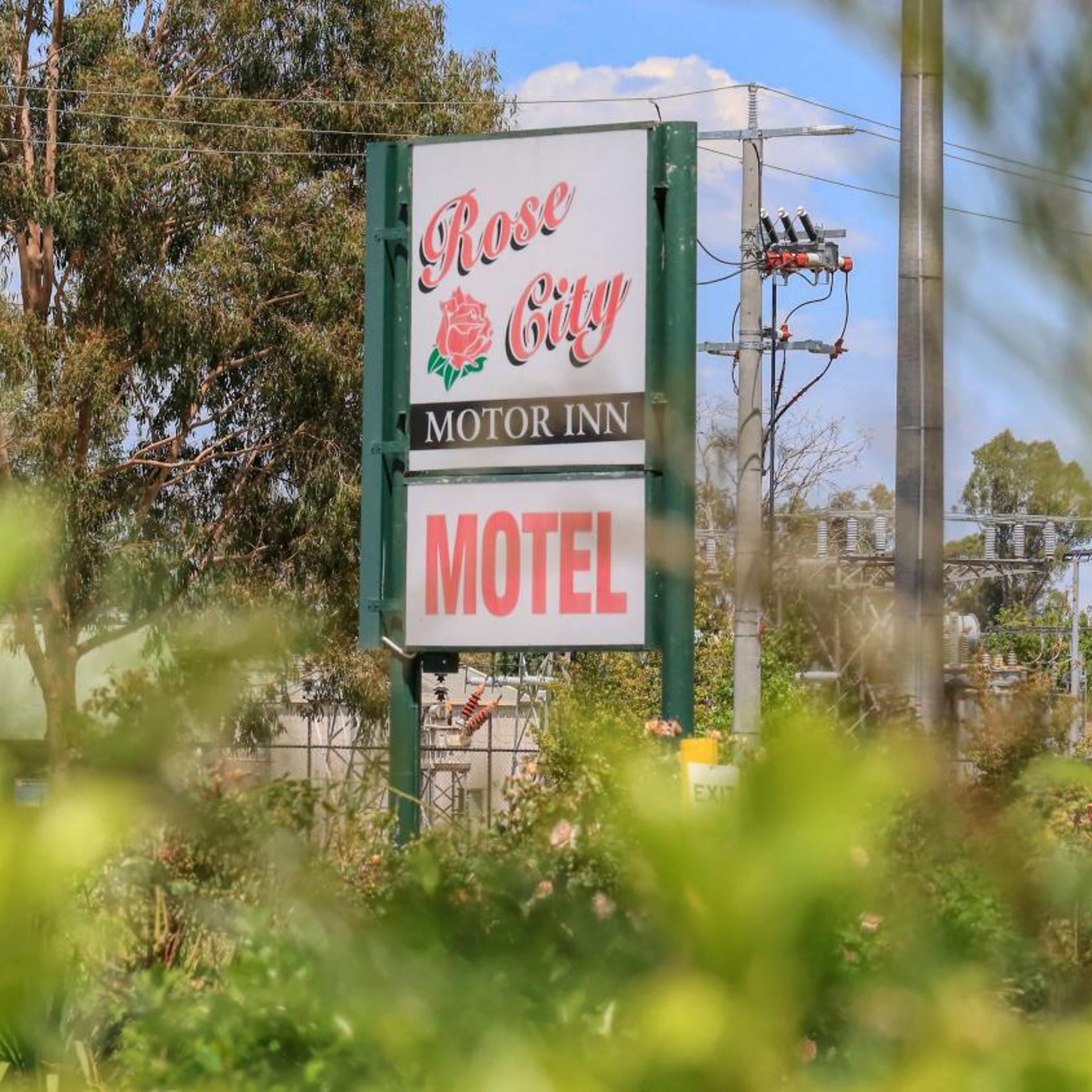 ROSE CITY MOTOR INN 7/39