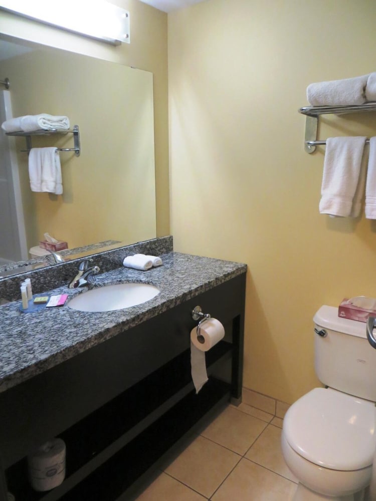 Super 8 By Wyndham Saskatoon Near Downtown 28/46