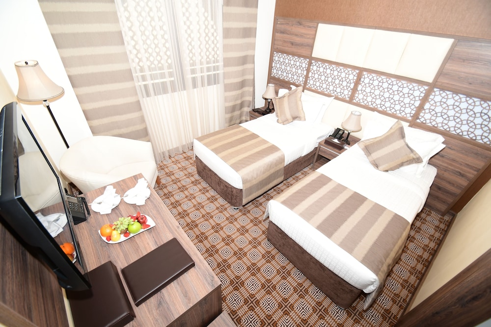 الذهبي جولدن توليب(Golden Tulip Al Zahabi) 18/50