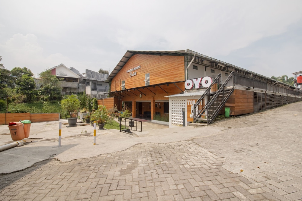 OYO 3283 Bwalk Hotel 33/40