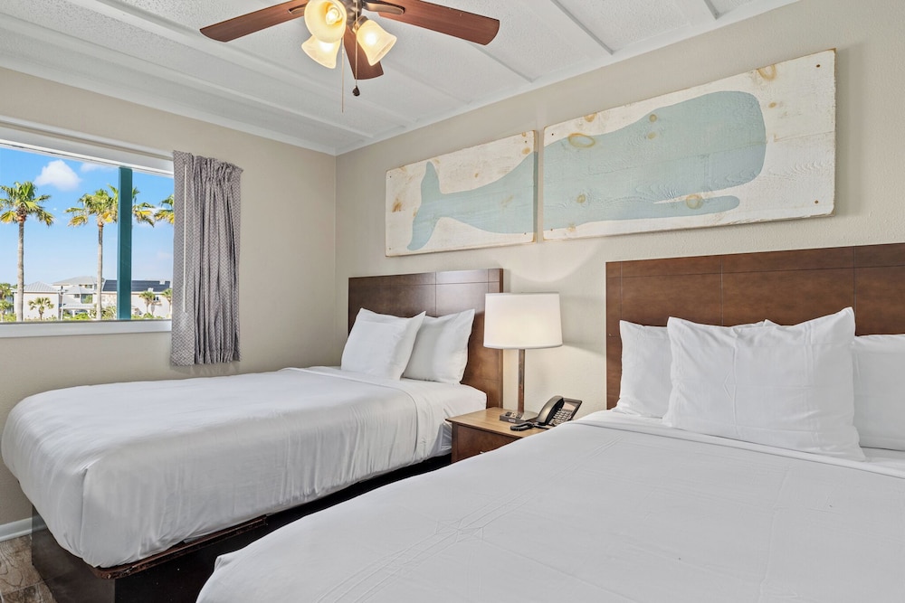 2 Bedrooms, Suite, 4 Double Beds, Pool View, Sofa, Ground Floor
