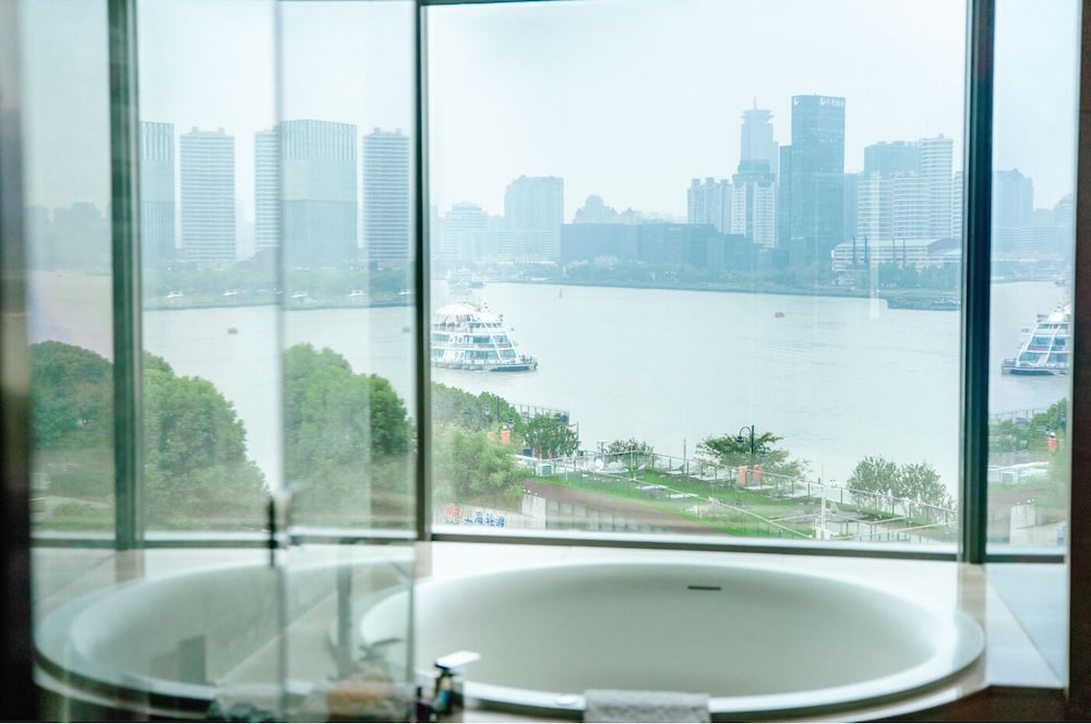 Grand, Bund, Oriental, Suite, King Bed, Pearl Tower View