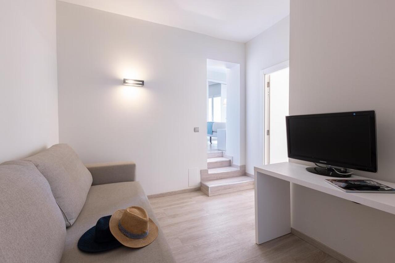 Invisa Hotel Es Pla - Adults Only 58/68