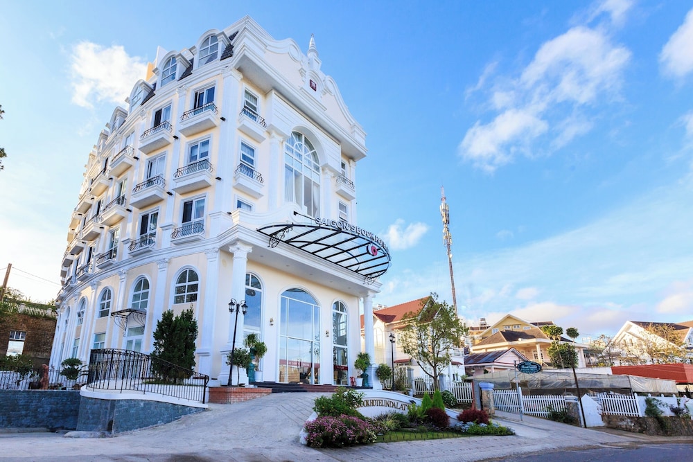 Capital O 585 Saigon Book Da Lat Hotel 50/64