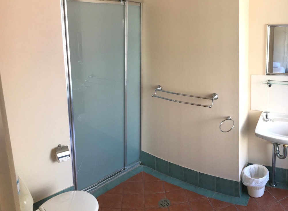 Port Macquarie Hotel 65/66