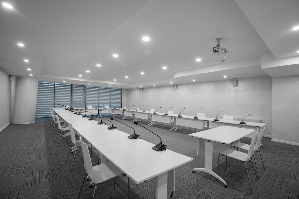 Meta Business Hotel 40/50