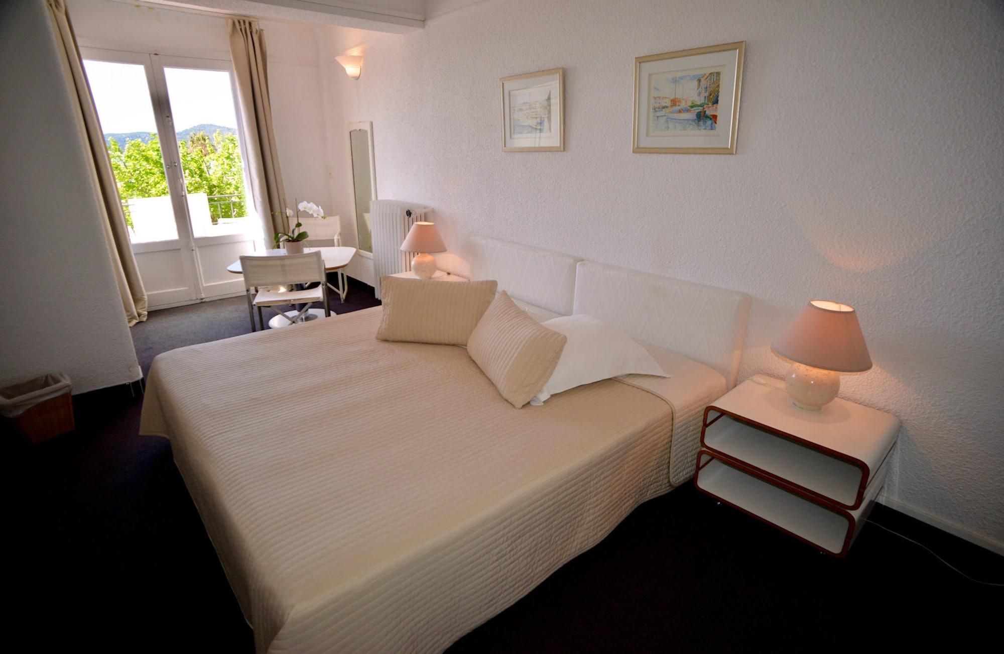 Auberge De La Calanque 6/50