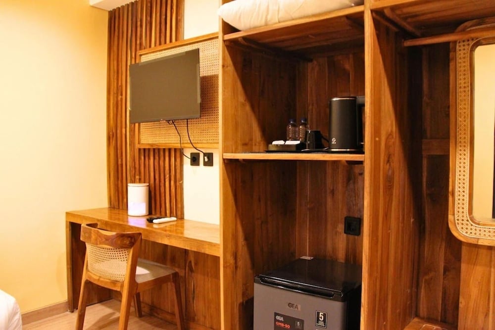 Ab Hotel Kuta 70/74