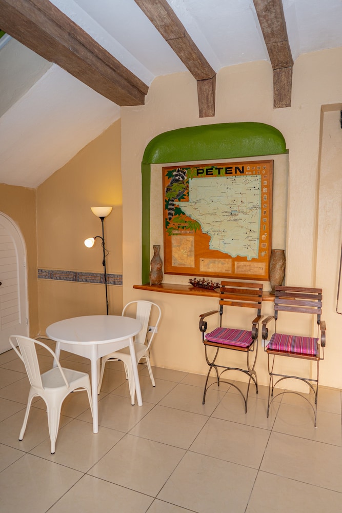 Hotel Petén 110/111