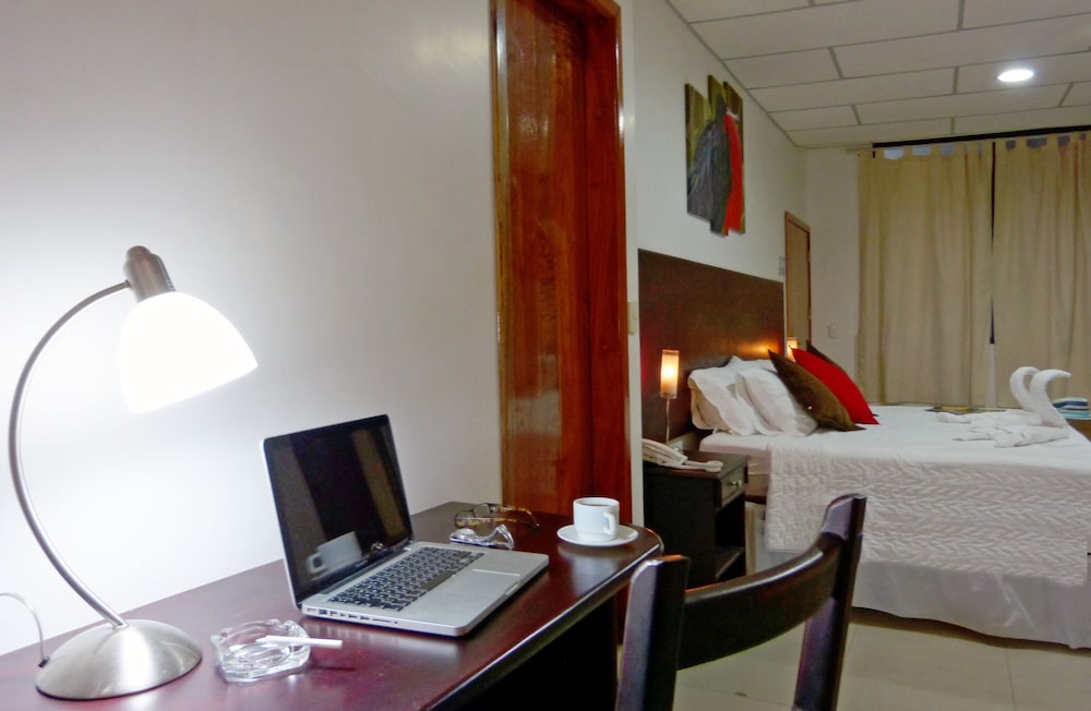 Hotel Brisas Del Pacifico 36/65