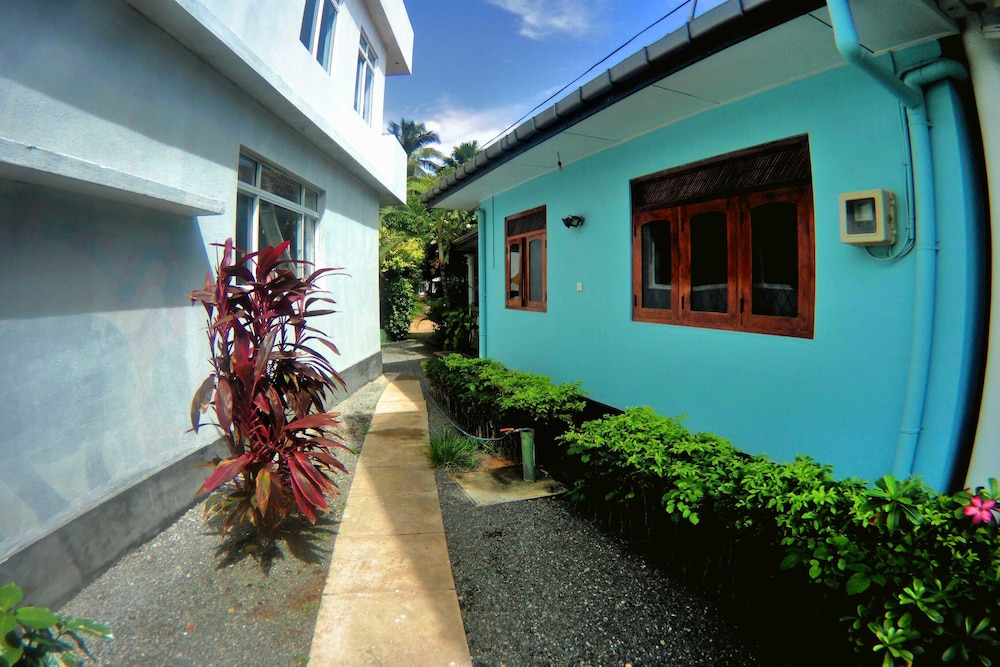 Tamara Motels 32/36