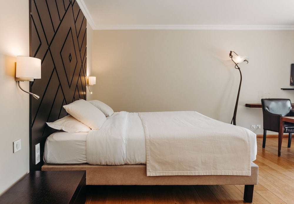 RELAIS DU SILENCE LES FRERES IBARBOURE - TABLE ET HOSTELLERIE 21/51