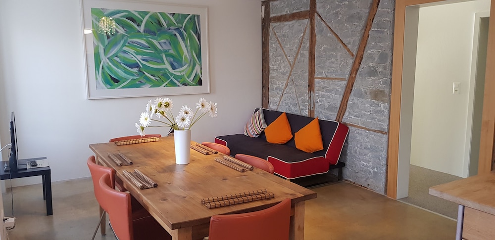 Easy Living Business Apartments 5/27