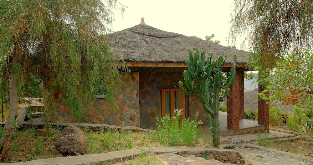 Mezena Lodge 5/50