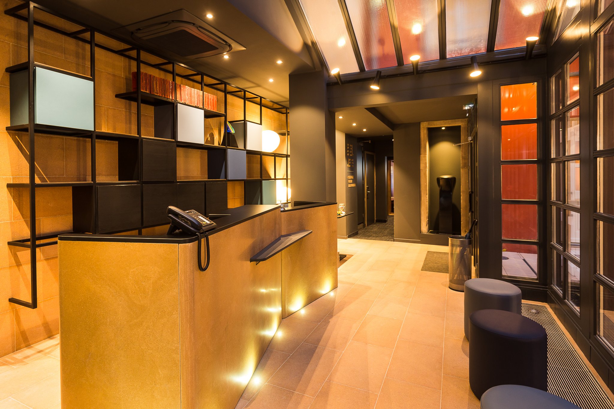 Hotel Du Dragon 9/36
