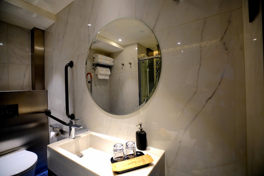Premium Suite