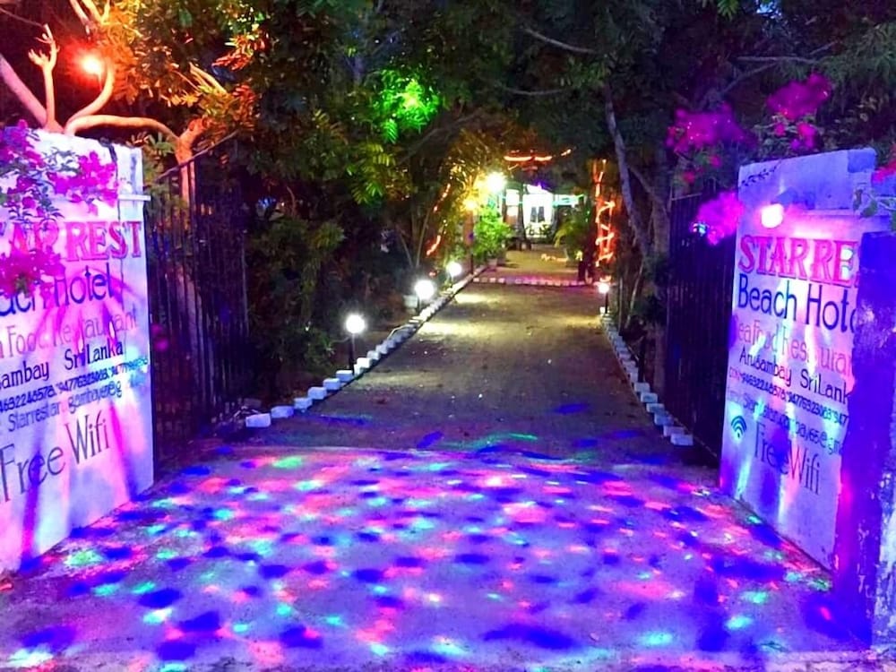 Star Rest Beach Hotel Arugambay 5/50
