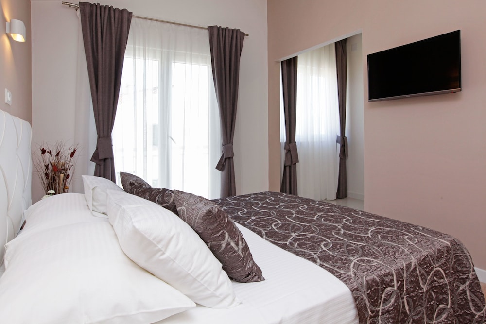 Hotel Villa Telenta 24/73