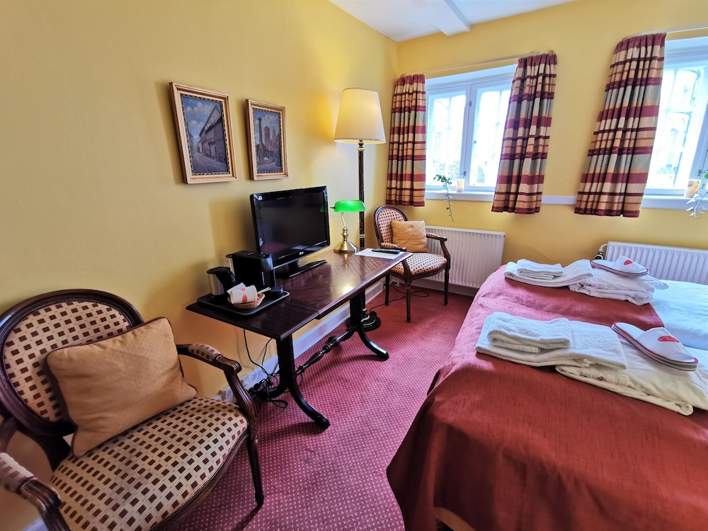 Hotel Dagmar 27/34
