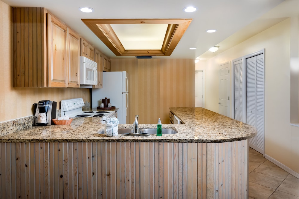 Holiday Inn & Suites Clearwater Beach S-harbourside 112/130