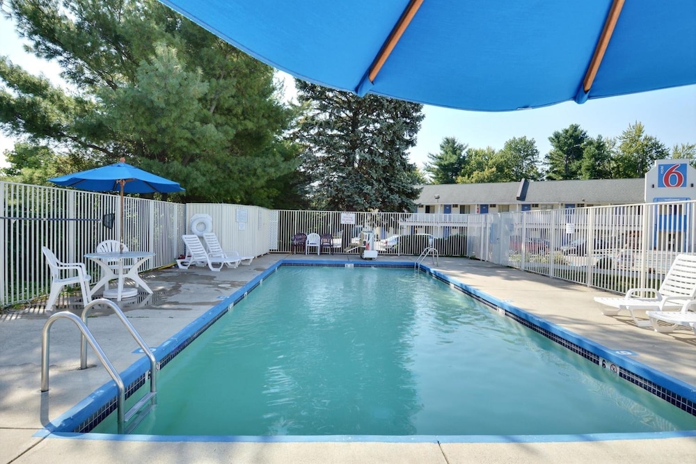 Motel6 Nashua, NH - North 41/58