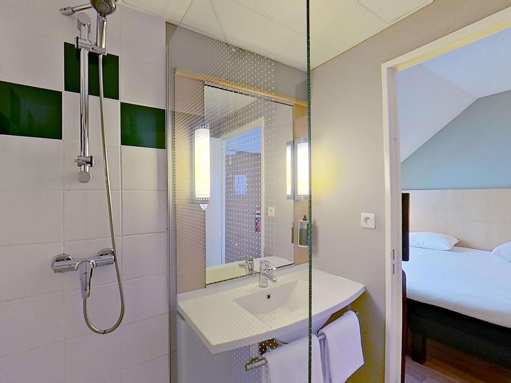 Ibis Vannes 59/59
