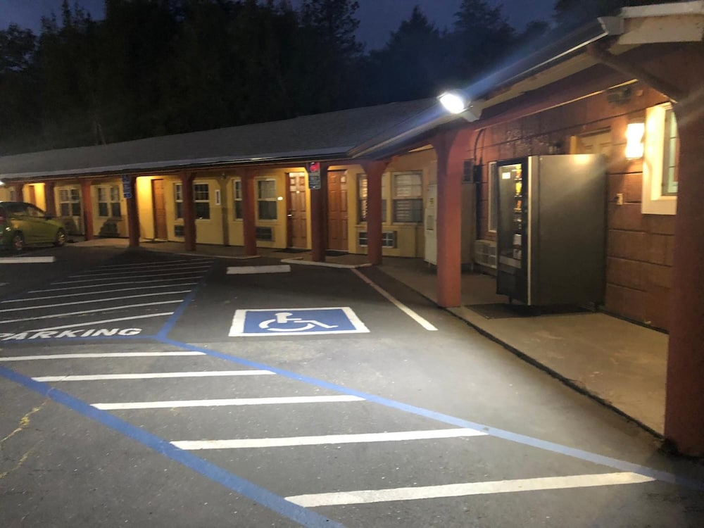 Western Village Inn 20/28