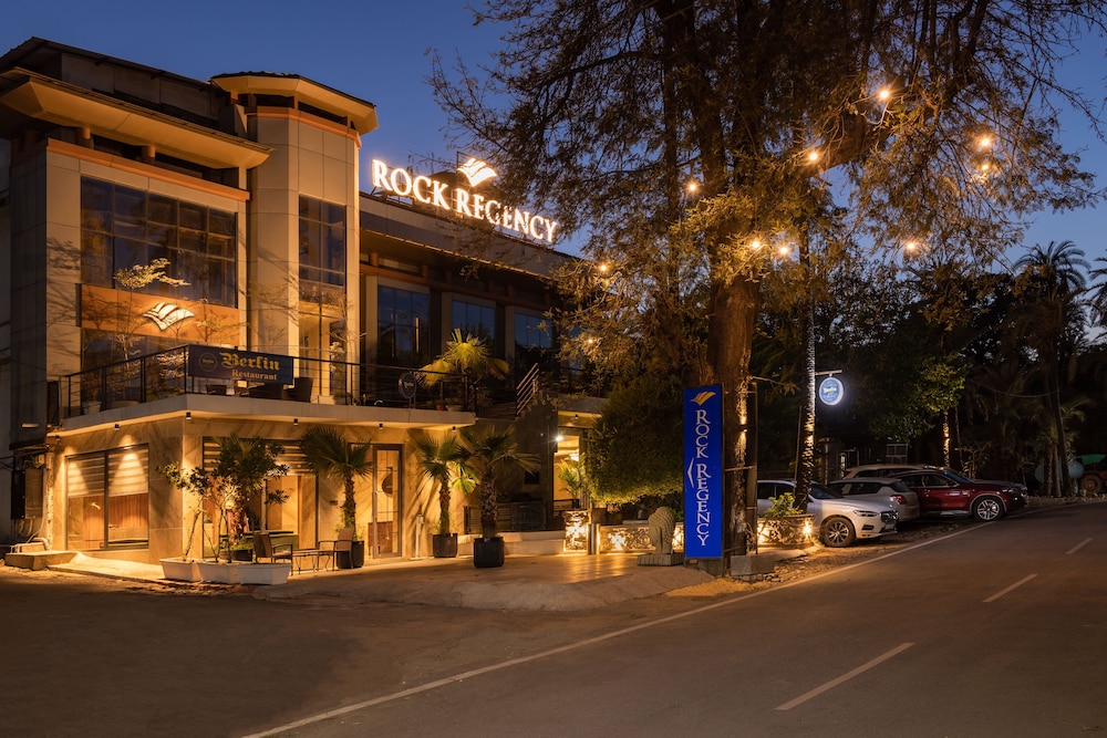 Hotel Rock Regency 49/55