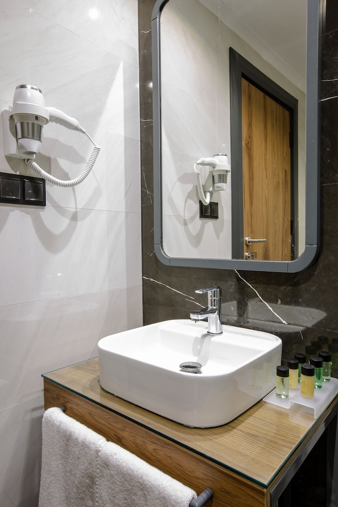 Kayhan City Hotel 41/44