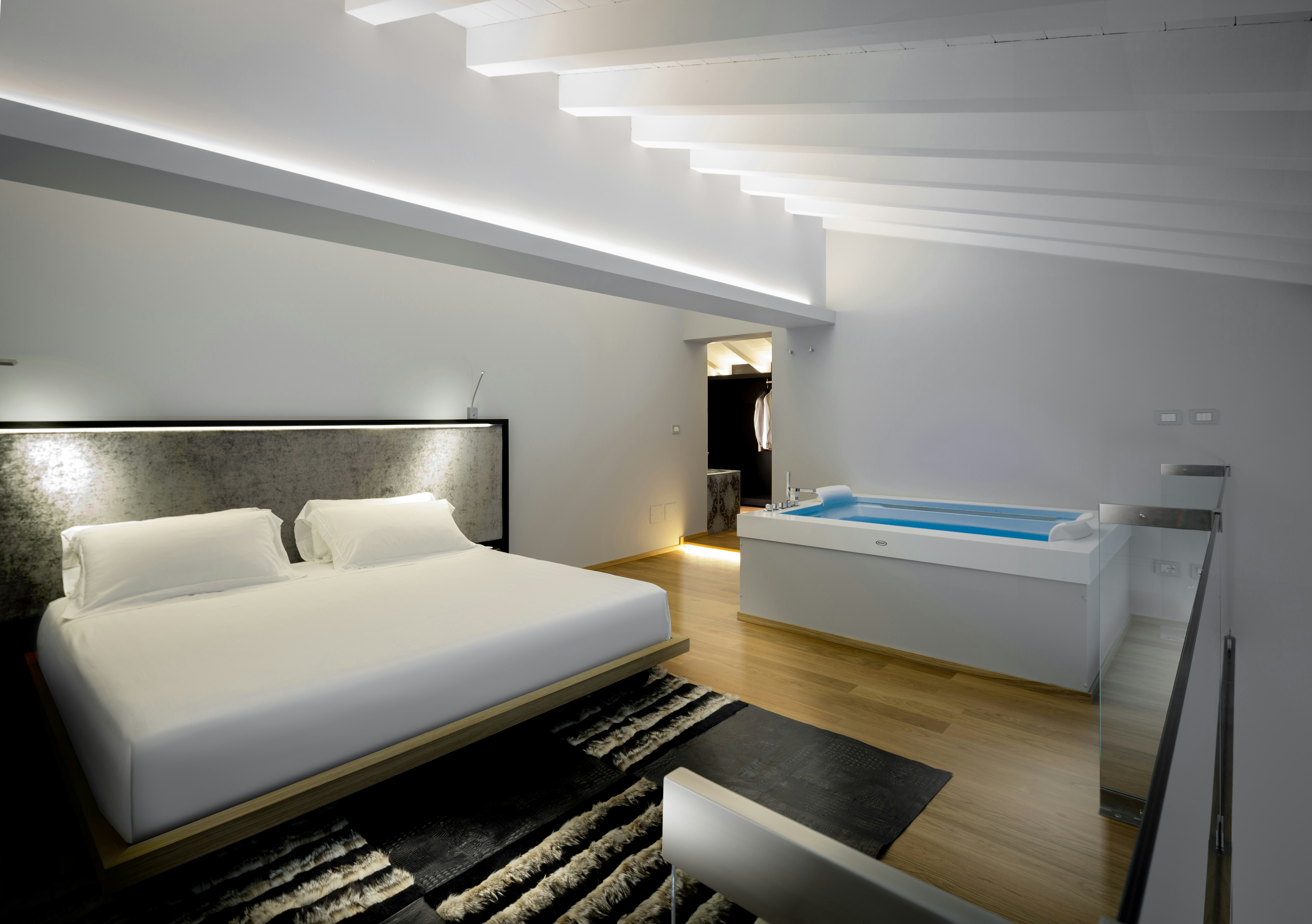 Master, Suite