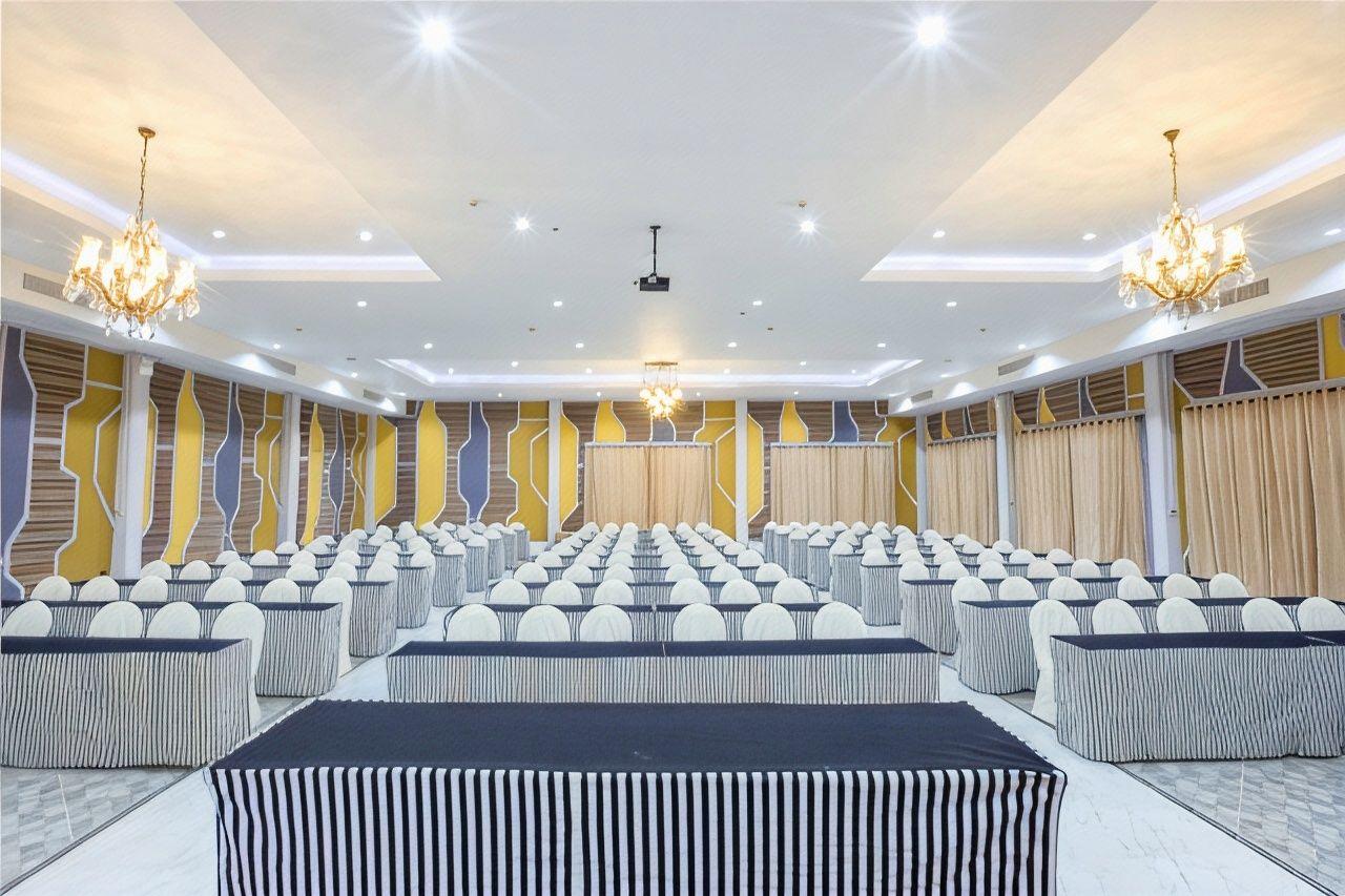 M Boutique Resort 44/52
