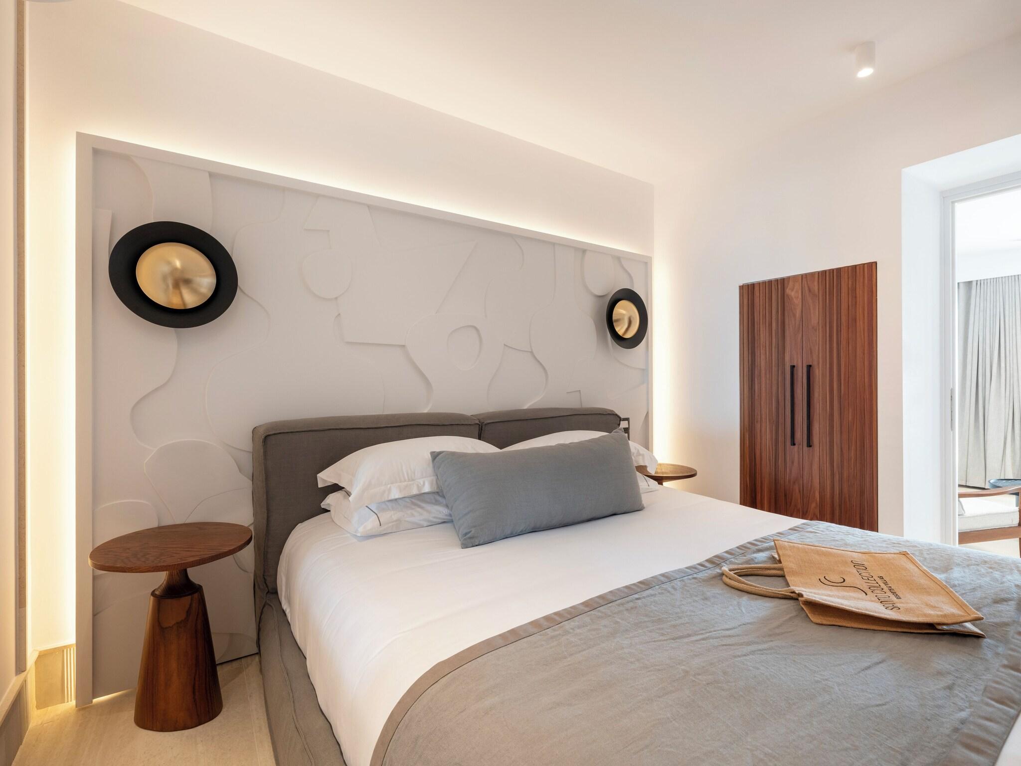 2 Bedrooms, Sunset, Suite, Sea View, with Pool