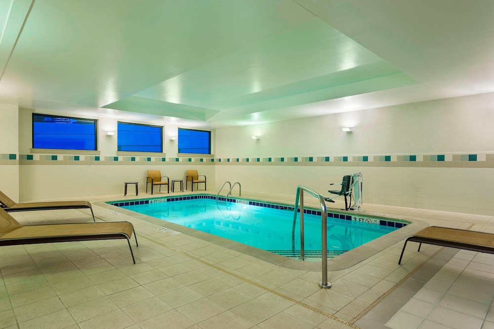 Courtyard By Marriott Little Rock Downtown 16/29